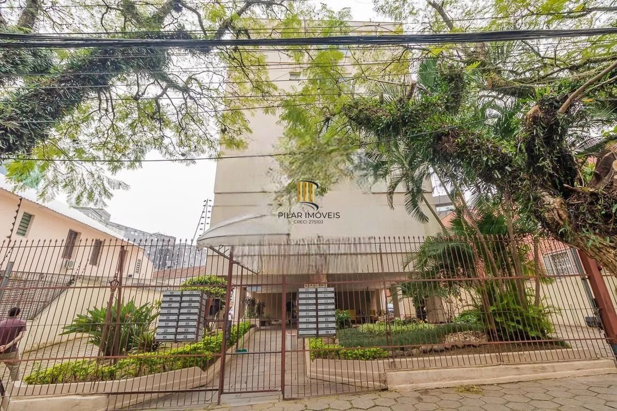 Apartamento de 1 Dormitório Semimobiliado