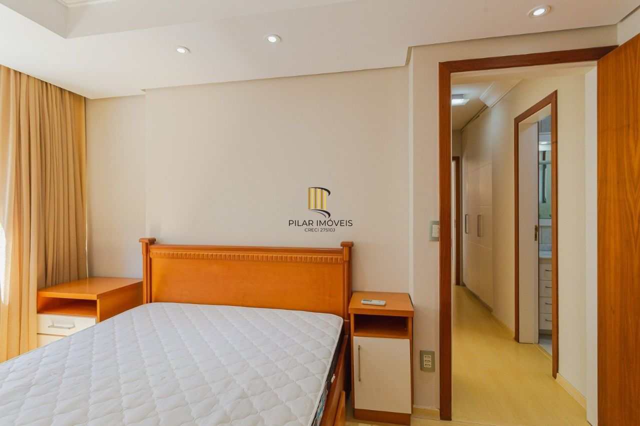 Cobertura charmosa com terraço e 2 vagas no Petrópolis