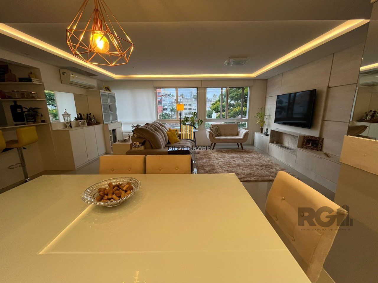 Excelente Apto C/3 Dorm. mais Suite  B. Petrópolis