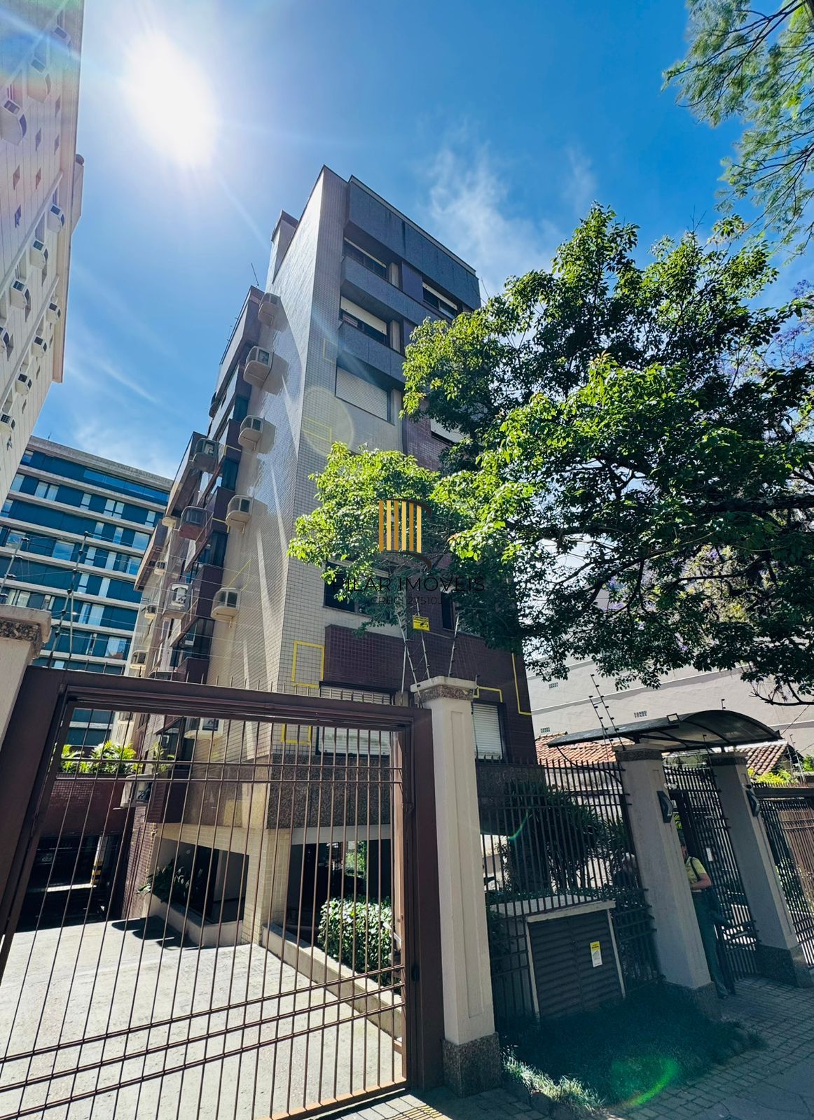 2 Dormitórios Semi Mobiliado com Churrasqueira e Vaga no Coração do Bairro Petrópolis