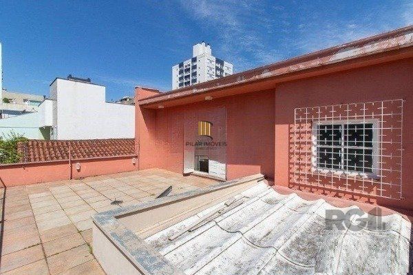 Casa 4 dormitórios no bairro Santana