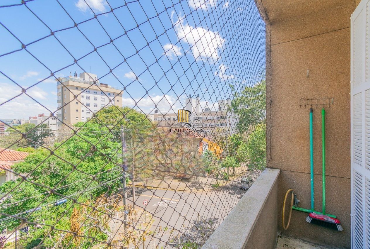 Apartamento Amplo de Esquina com 93m² no Bairro Petrópolis