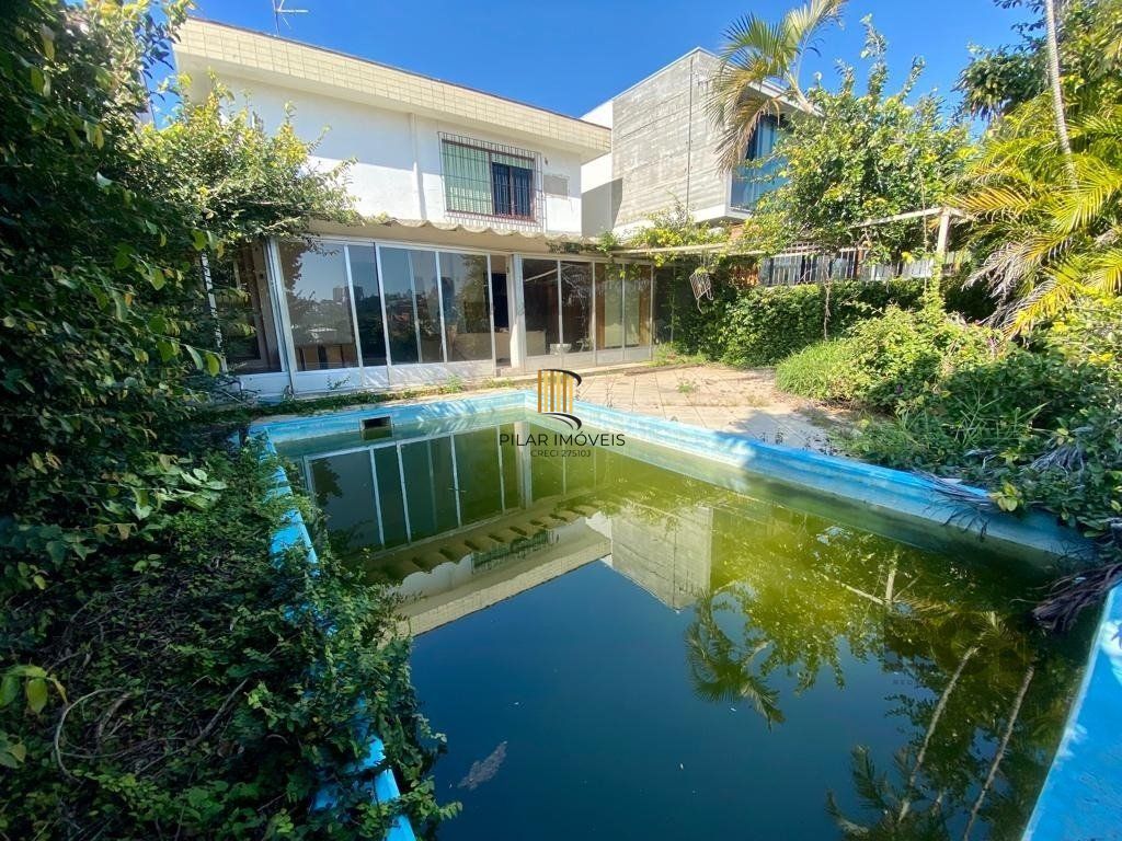 Casa 4 Dormitório(s) Bairro Chácara das Pedras