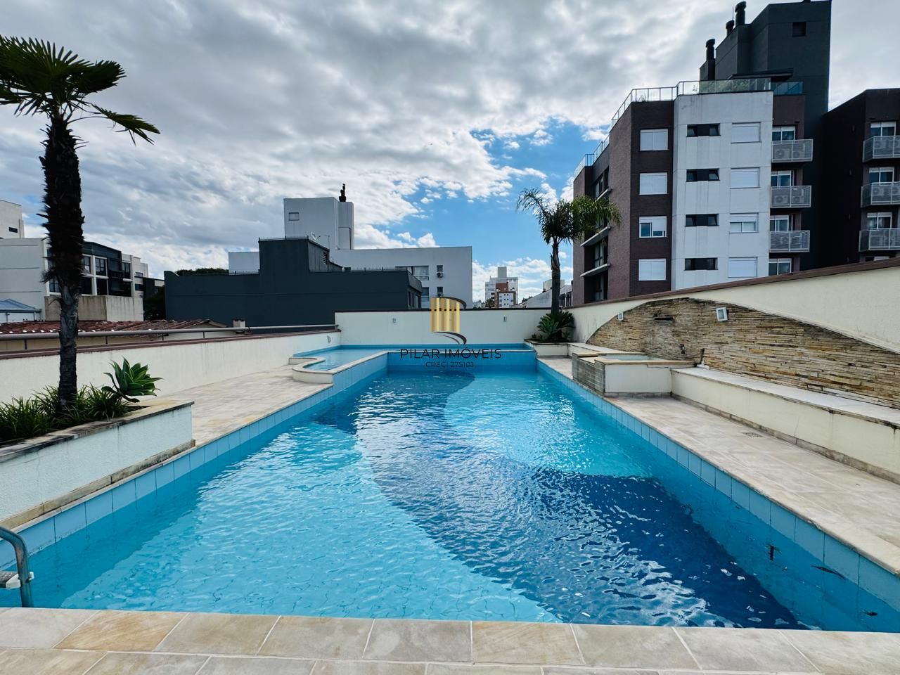 Apartamento 3 dormitórios, 3 banheiros e 2 vagas no Petrópolis