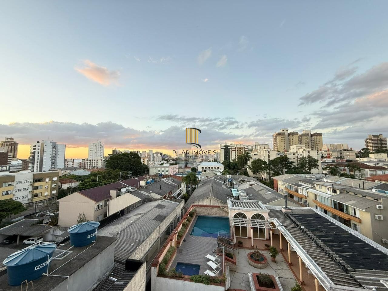 Apartamento Impecável com Vista Panorâmica, 2 Suítes e Living Ampliado