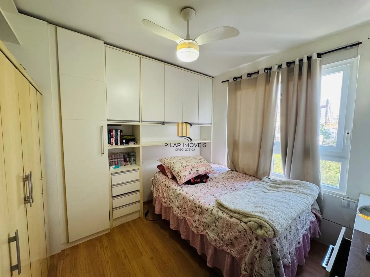 Apartamento  à venda com 2 quartos, 1 vaga coberta, 76m² - Petrópolis