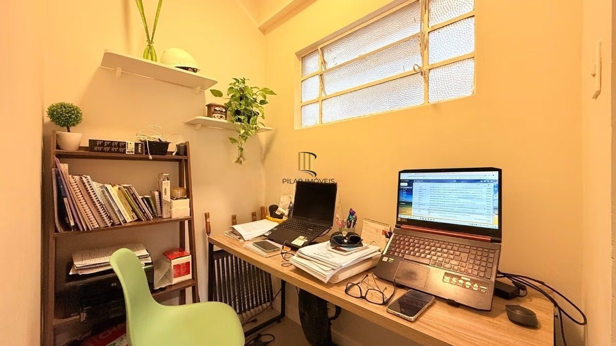 Apartamento Reformado com 3 Quartos e Sacada no Coração do Bom Fim, Próximo à Redenção