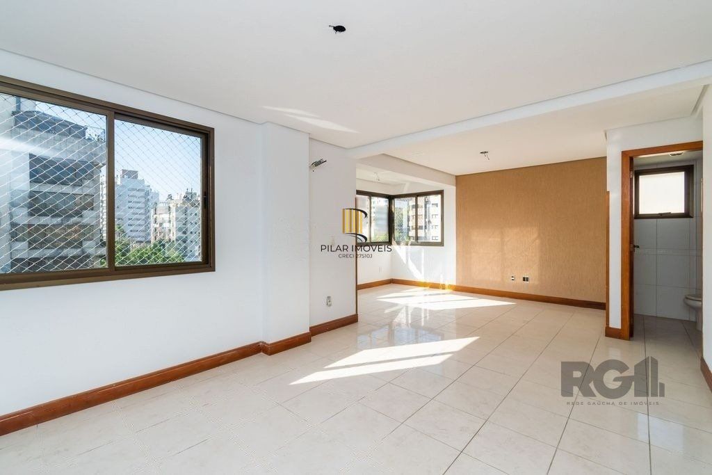 Duplex 3 dormitórios no bairro Mont Serrat