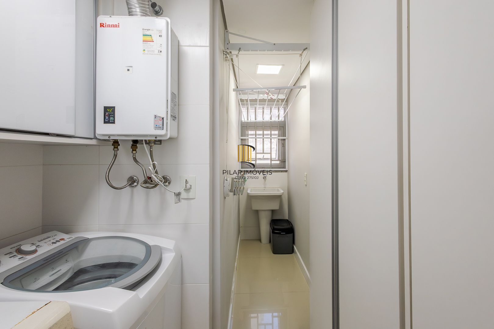 No Bairro Petrópolis 4 dormitórios, 2 suites, lareira e churrasqueira com 3 vagas