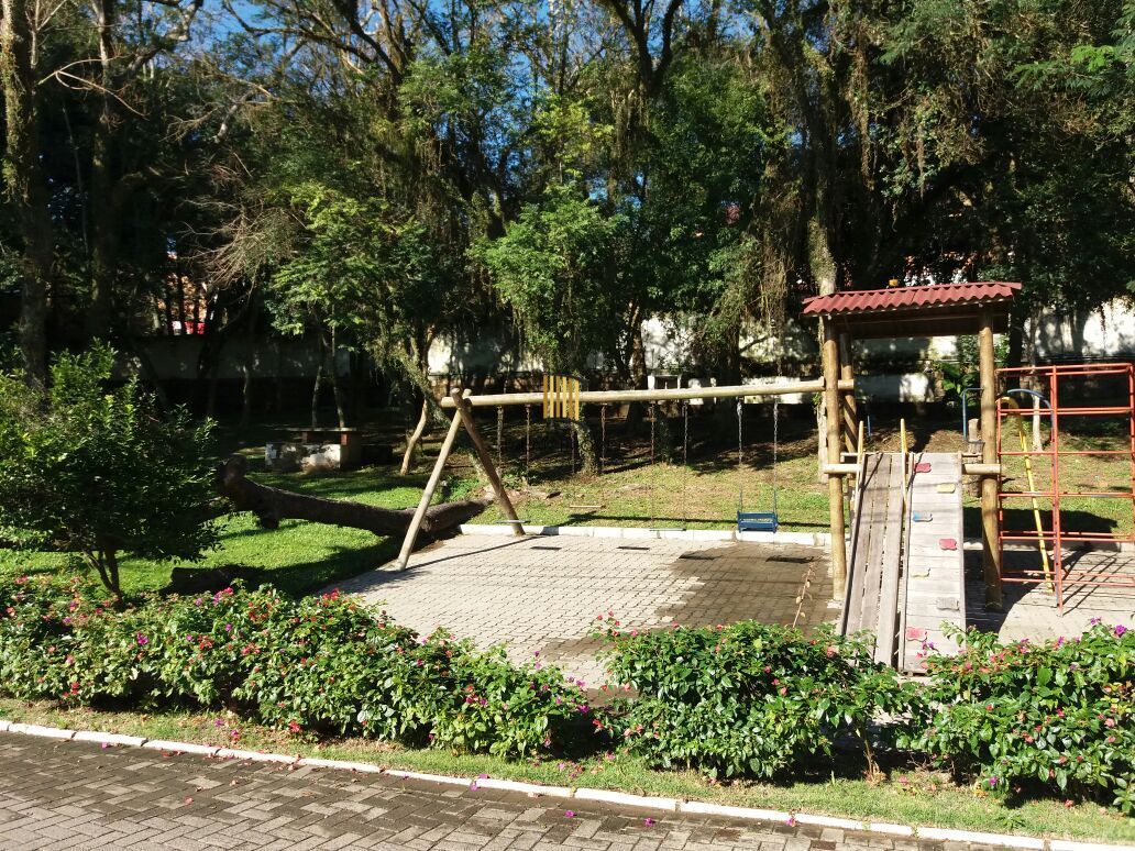 Terreno com 140 m² e Espaço Ideal para Lazer e Área Verde