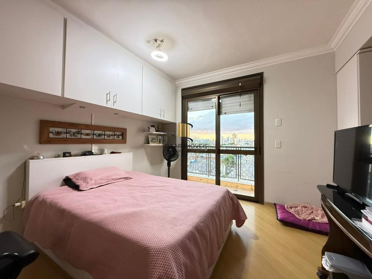 Apartamento Impecável com Vista Panorâmica, 2 Suítes e Living Ampliado