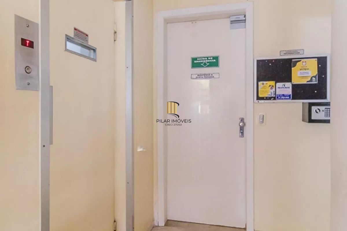 Apartamento de 1 Dormitório Semimobiliado