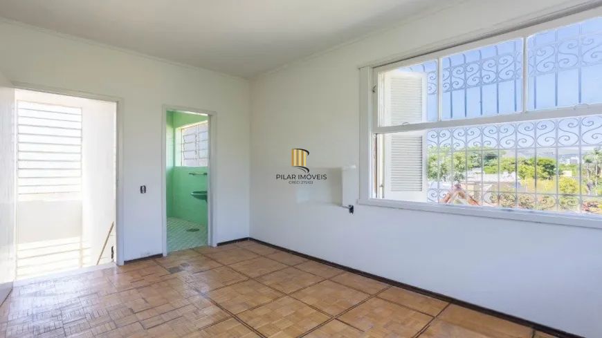 Casa Ampla com Pátio e Excelente Localização no Petrópolis