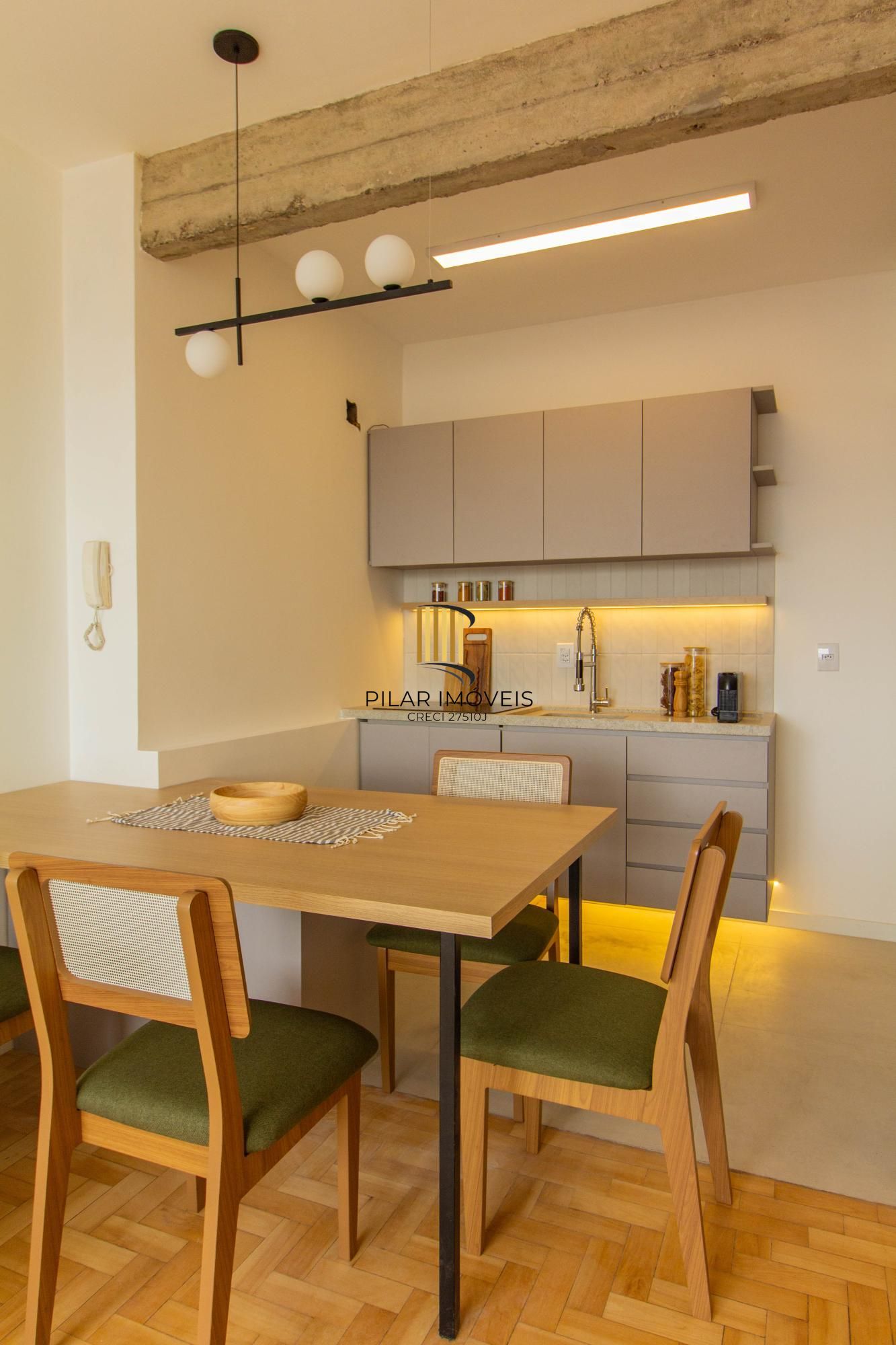 🌅  2 dormitórios junto ao Hospital Santa Casa, Reformado com Vista Única para o Guaíba