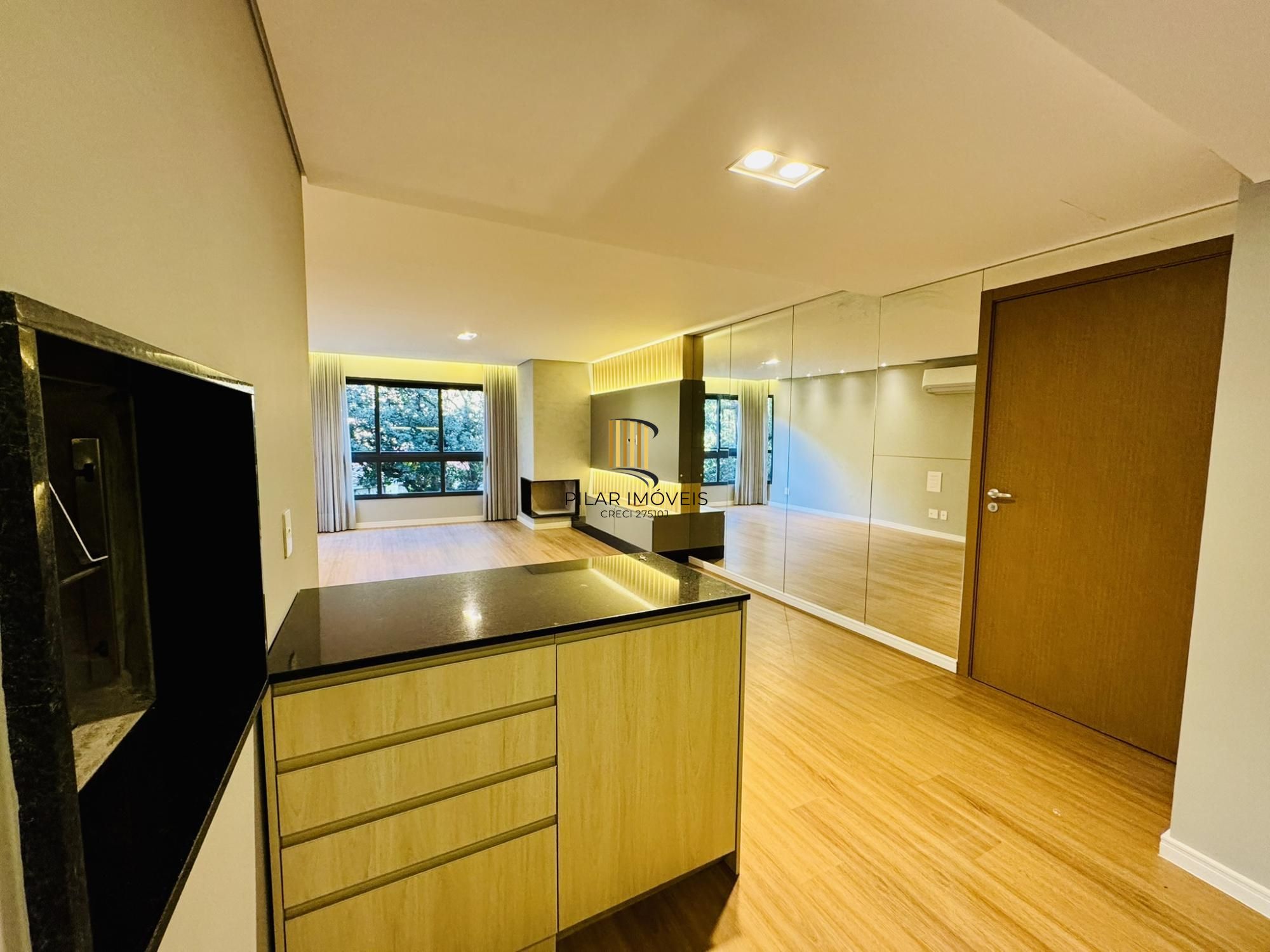 Apartamento 3 Dormitório(s) Bairro Três Figueiras
