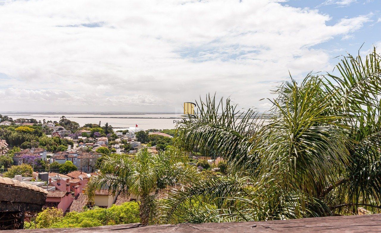 Casa de Condomínio 5 dormitórios no bairro Santa Tereza
