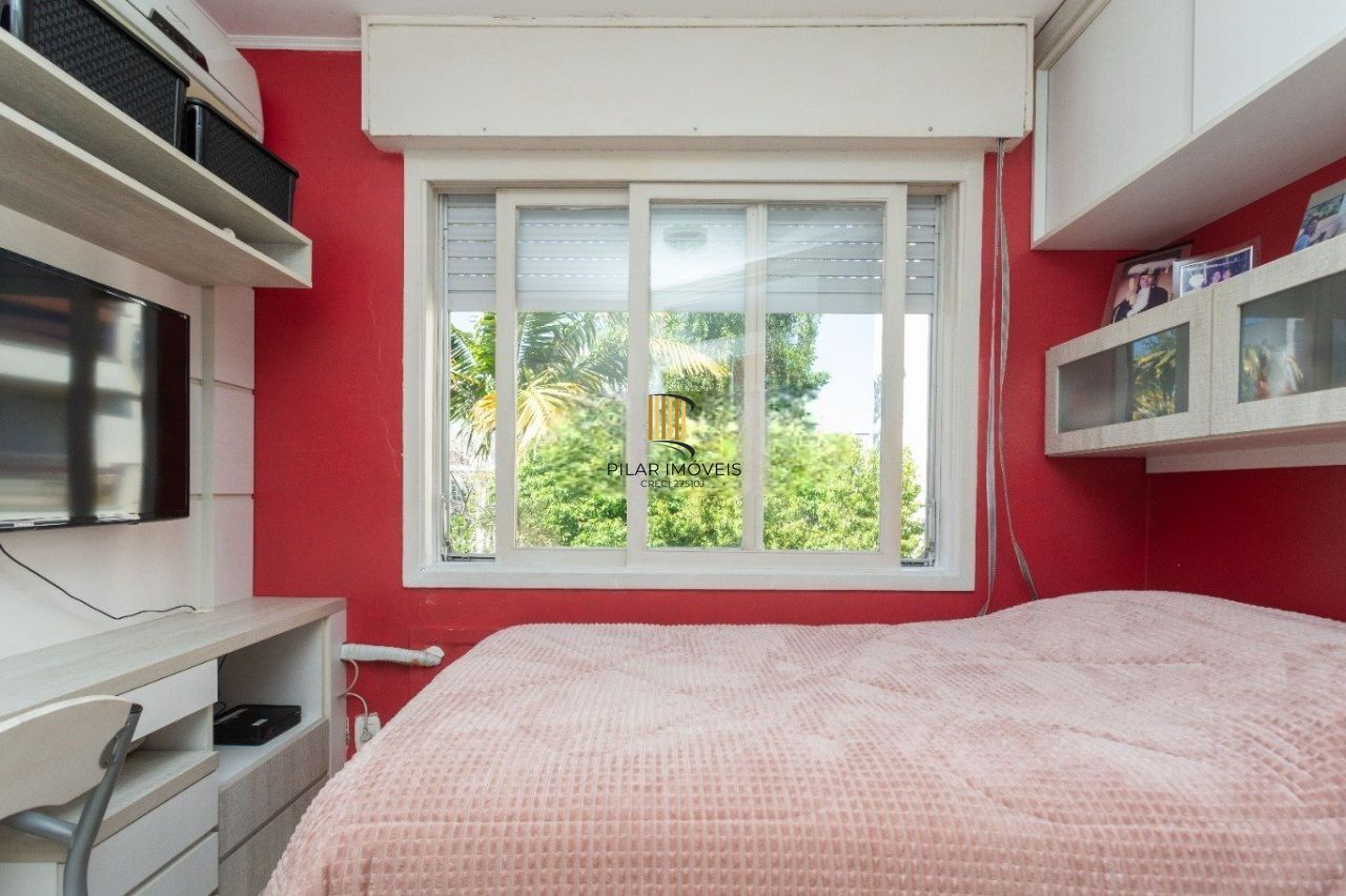 Amplo Apartamento de 3 Dormitórios com Churrasqueira no Bairro Floresta