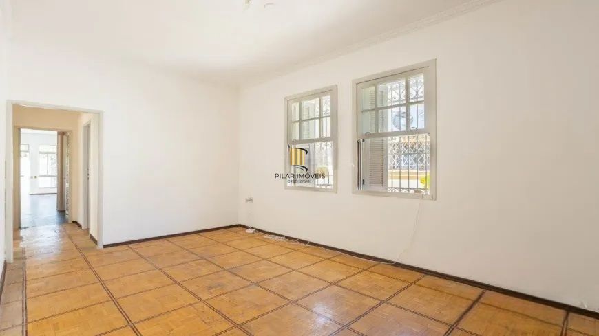 Casa Ampla com Pátio e Excelente Localização no Petrópolis
