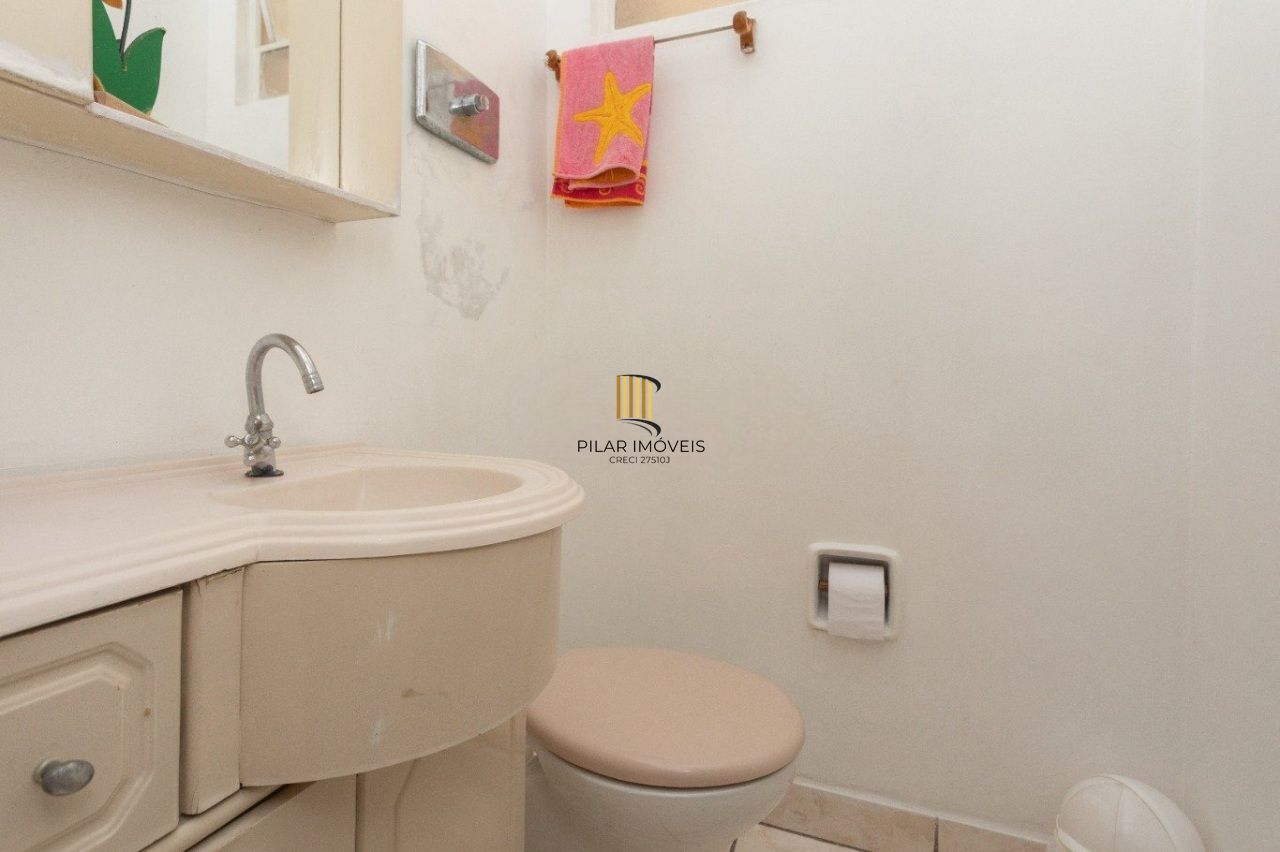 Amplo Apartamento de 3 Dormitórios com Churrasqueira no Bairro Floresta