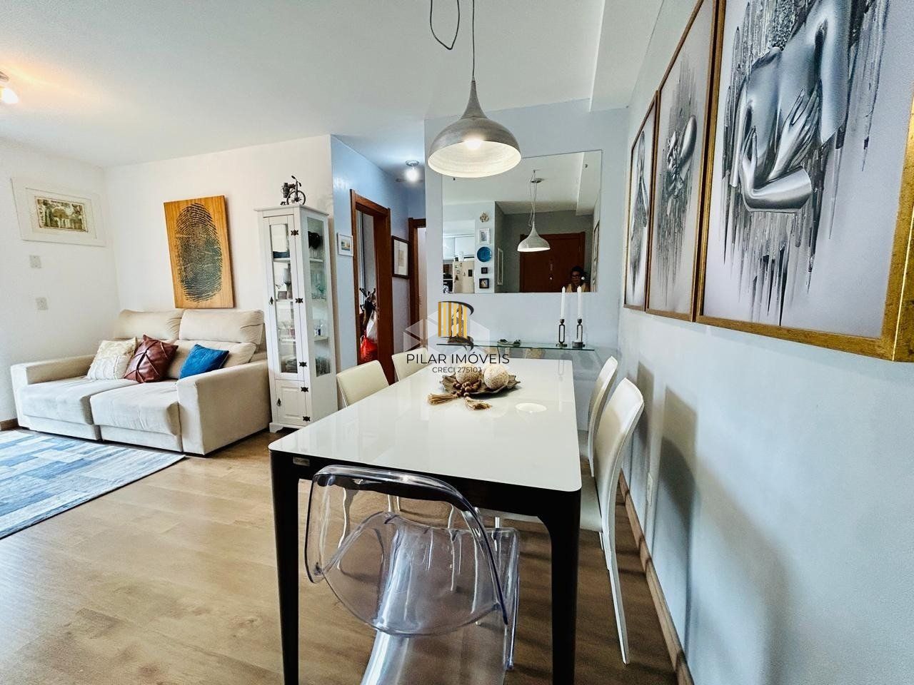 Apartamento Mobiliado com 2 Dormitórios, Suíte e 2 Vagas no Jardim Carvalho – Porto Alegre