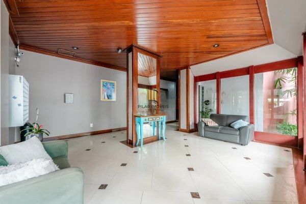 Apartamento Semimobiliado com  94,67 m² Privativos, 3 Dormitórios,