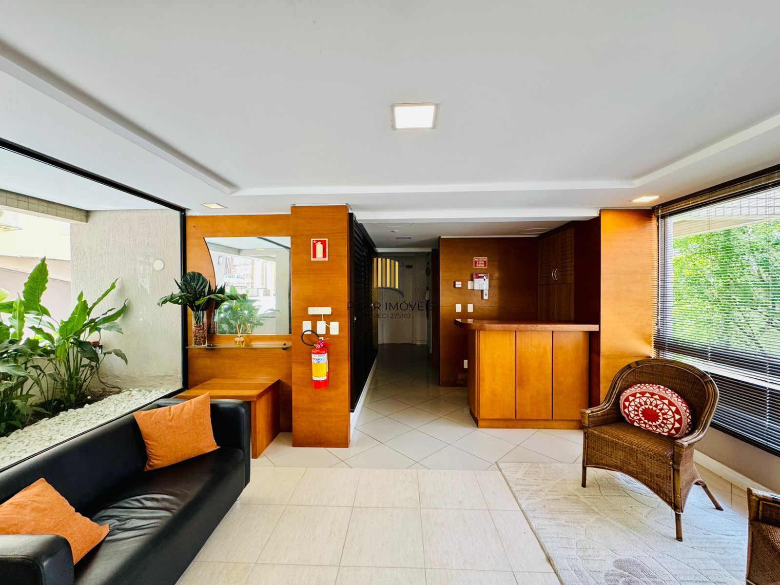 2 Dormitórios Semi Mobiliado com Churrasqueira e Vaga no Coração do Bairro Petrópolis