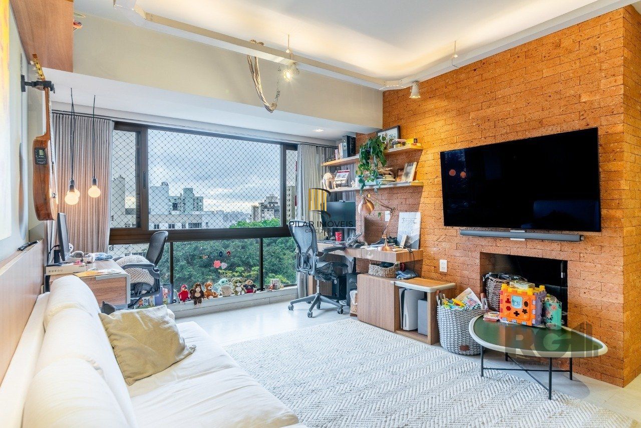 Apartamento de 2 dormitórios, com lareira e churrasqueira no bairro Petrópolis