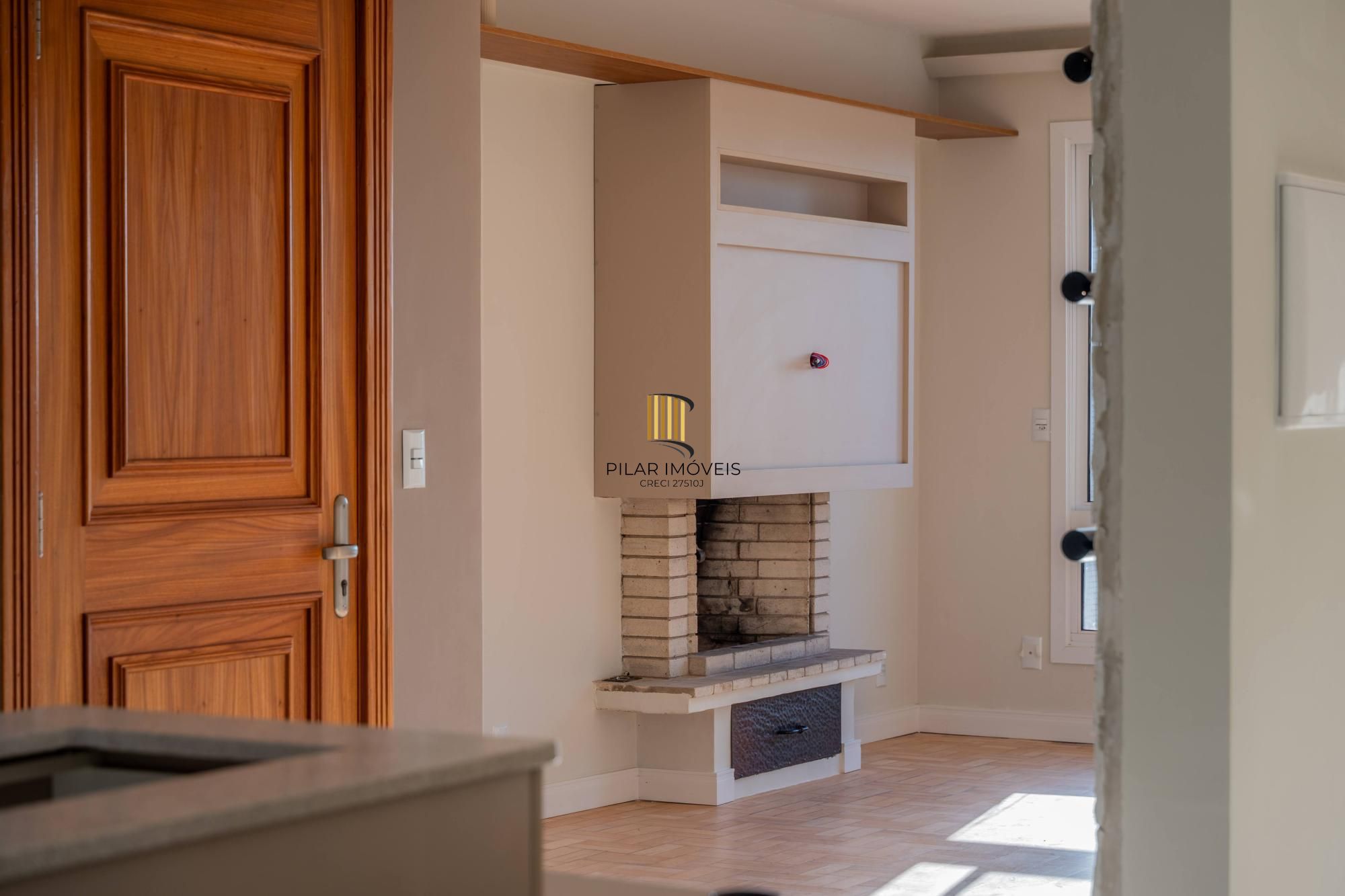 Apartamento com 3 suítes com vista e totalmente reforamdo no Moinhos de Vento
