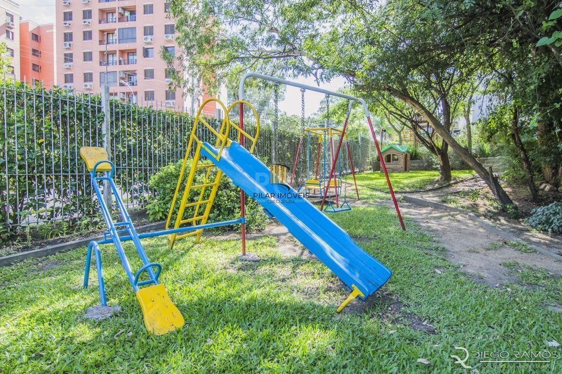 Exelente apto 03 dormitorios com duas  vagas de garagem