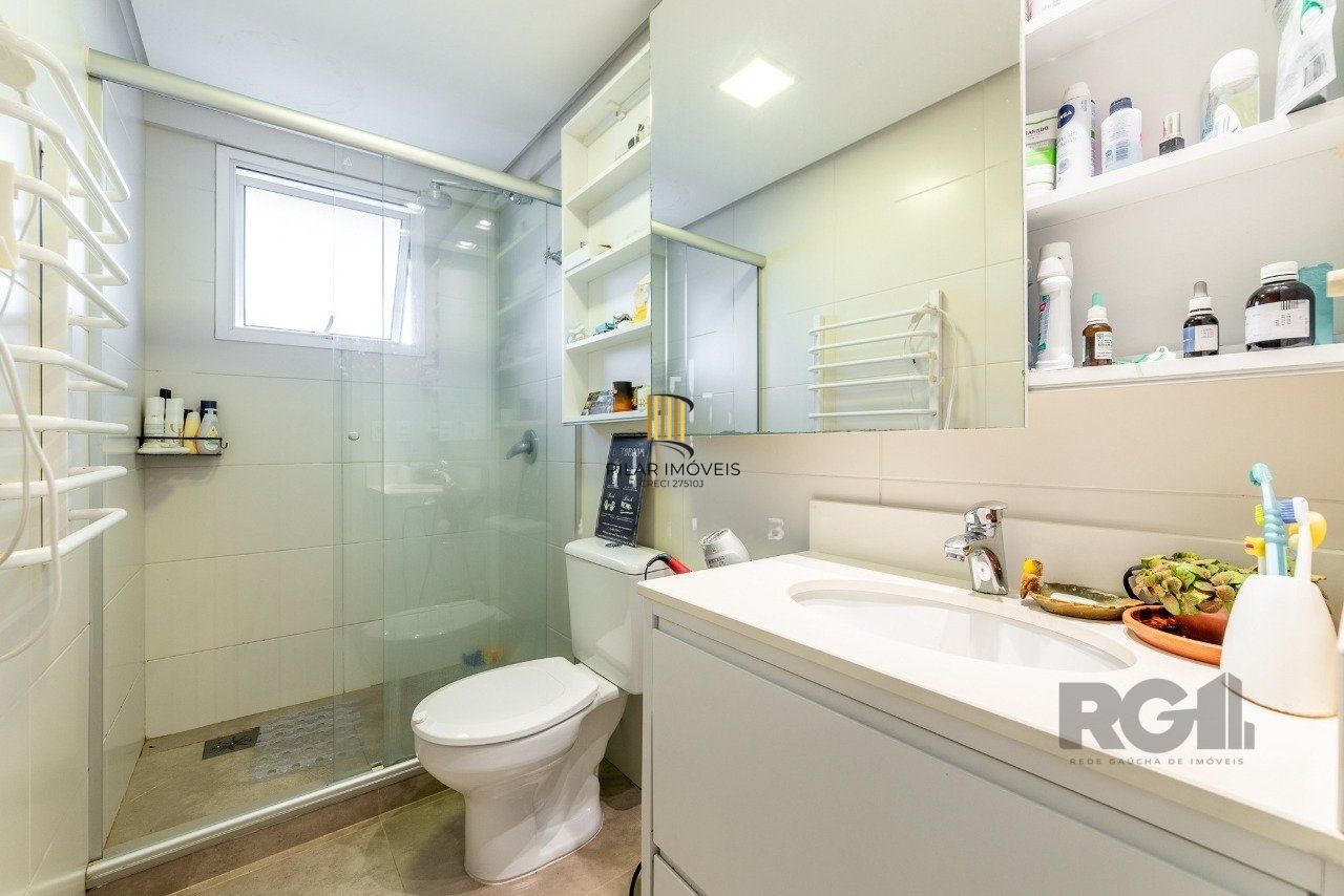 Apartamento de 2 dormitórios, com lareira e churrasqueira no bairro Petrópolis