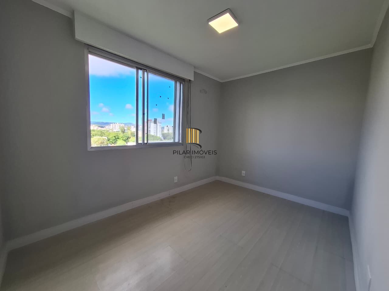 Apartamento à venda 2 quartos com vaga reformado na Cidade Baixa Porto Alegre