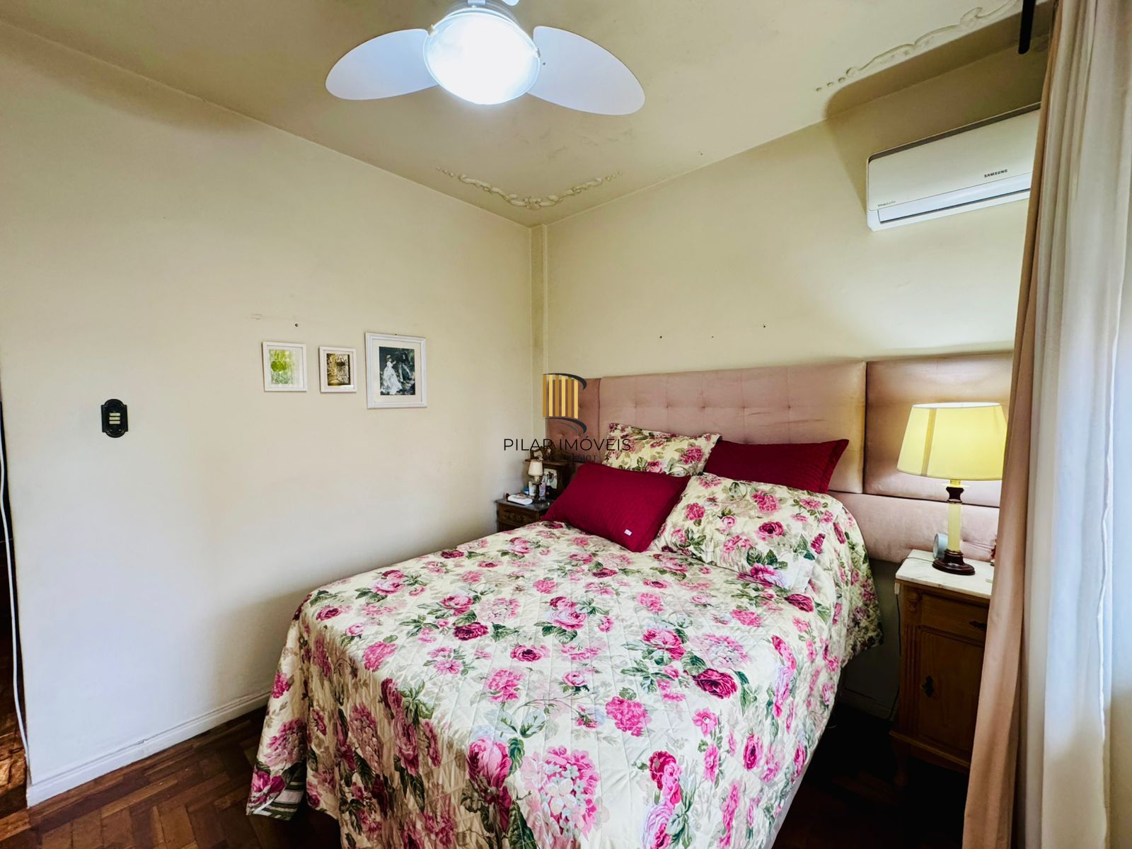 Bom Fim. Apartamento 3 dormitórios com living estendido.