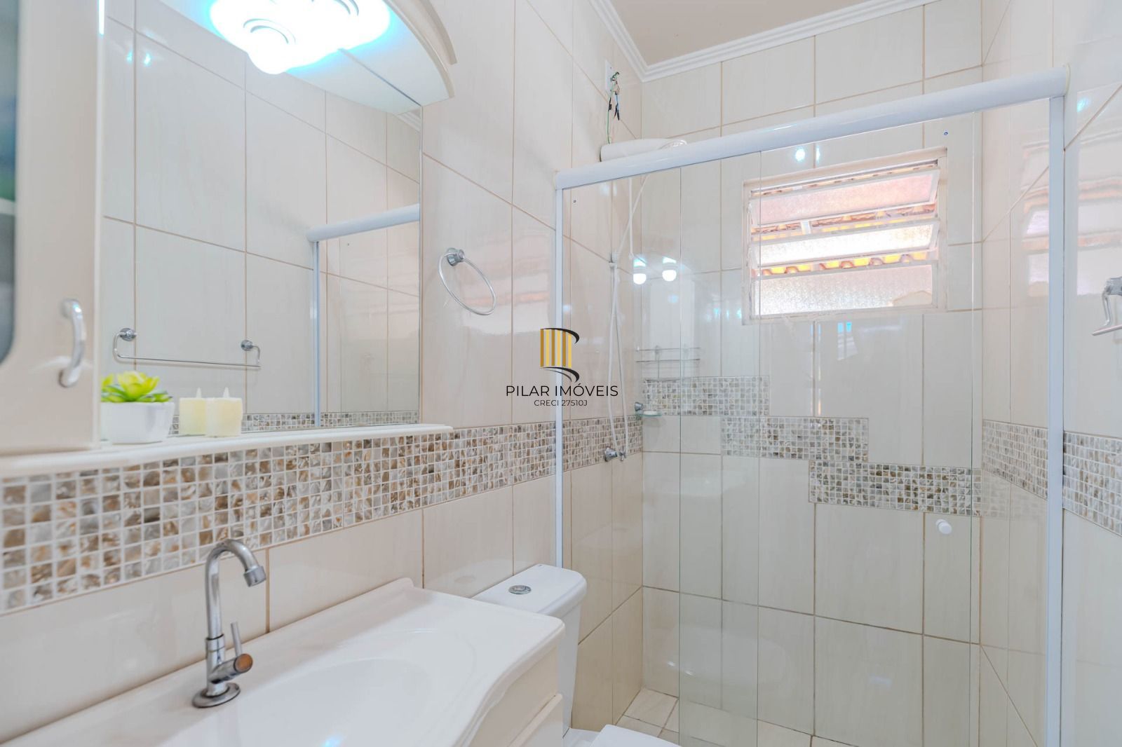 Sobrado com 2 ormitórios e 3 vagas de garagem