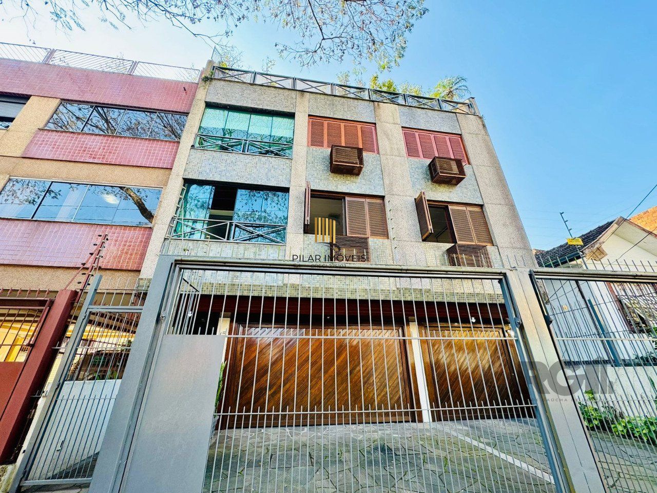 Apartamento 3 dormitorios com duas vagas escrituradas