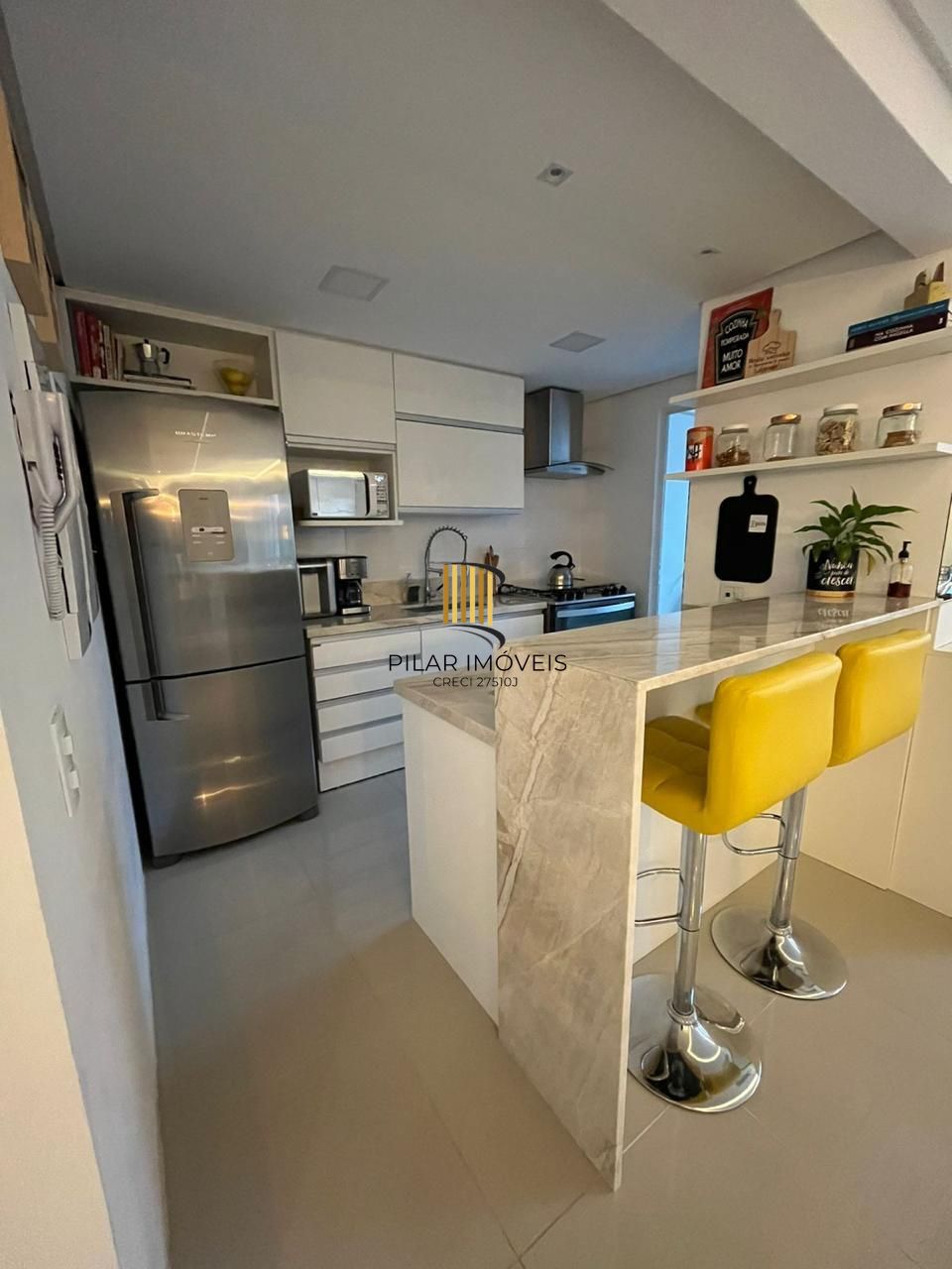 Apartamento com 90m², 2 dorm,  com vaga para 02  carros no Petrópolis.