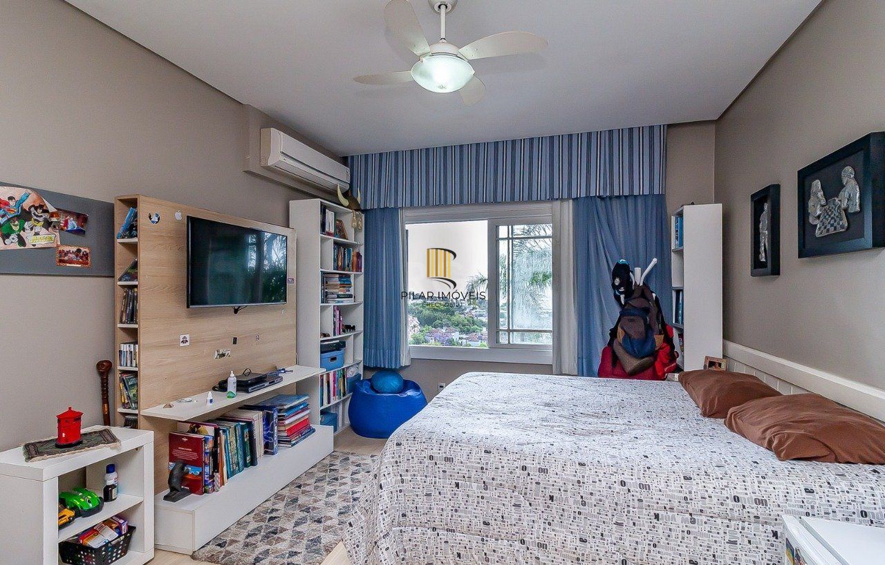 Casa de Condomínio 5 dormitórios no bairro Santa Tereza
