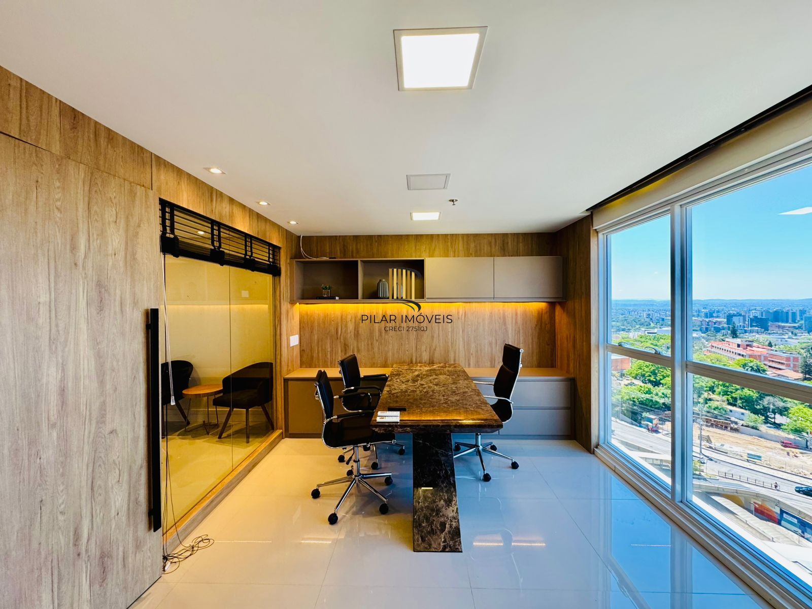 Conjunto/Sala MOBILIADA para Venda - 35m², 0 dormitórios, 1 vaga - Petrópolis