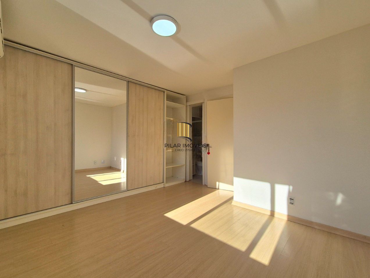 Elegância e Conforto em Cada Detalhe: Sobrado Premium na Zona Norte de Porto Alegre