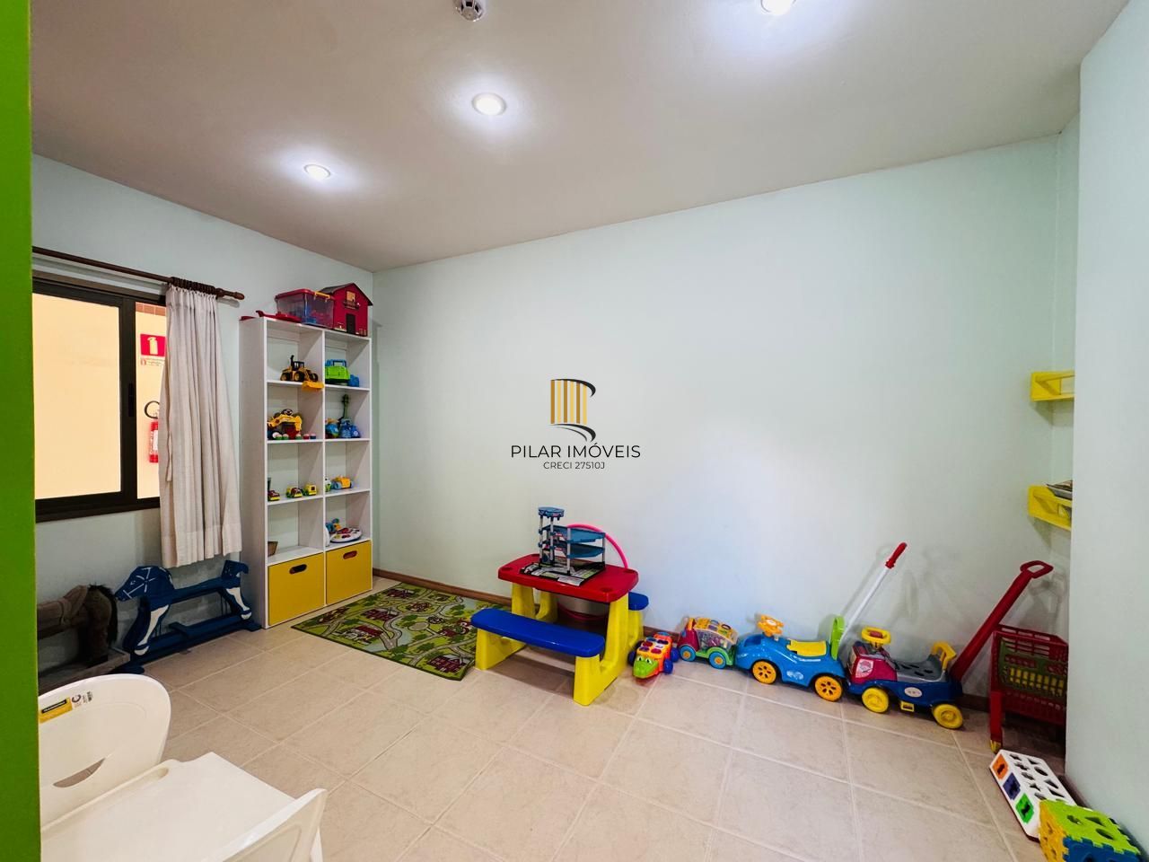 Apartamento 3 dormitórios, 3 banheiros e 2 vagas no Petrópolis