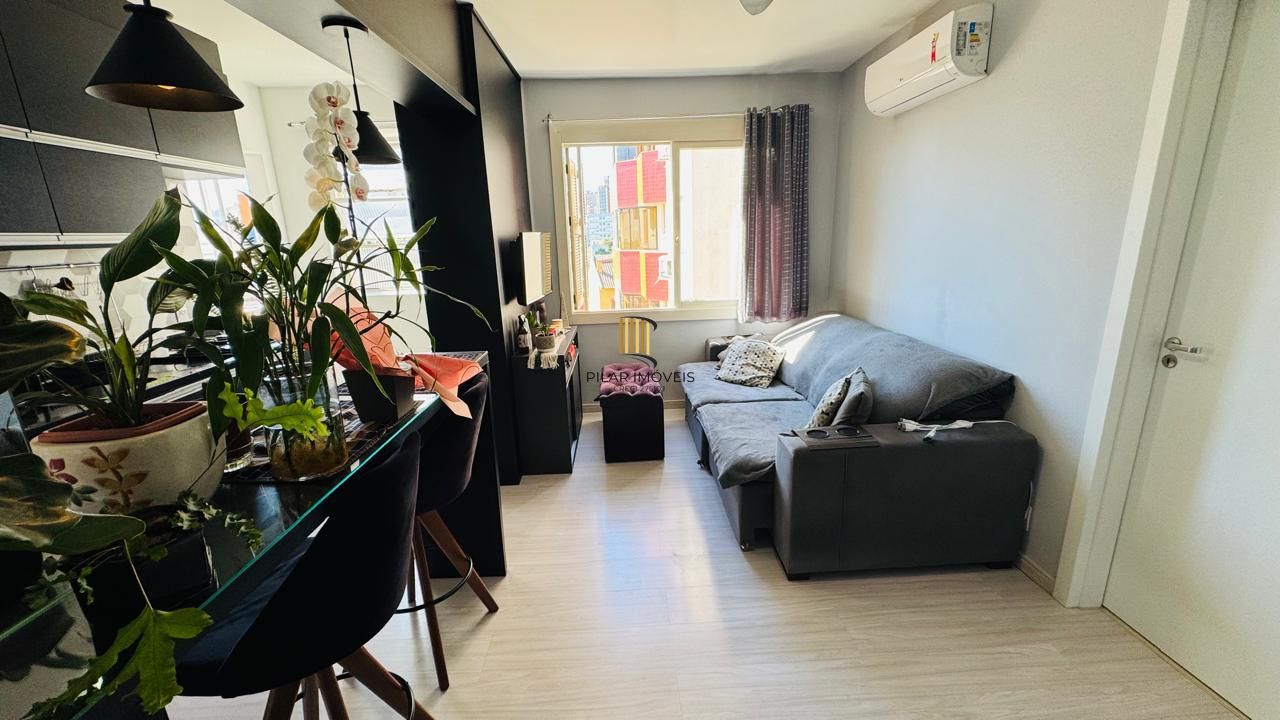 Apartamento 1 Dormitório Semimobiliado no Bairro Partenon