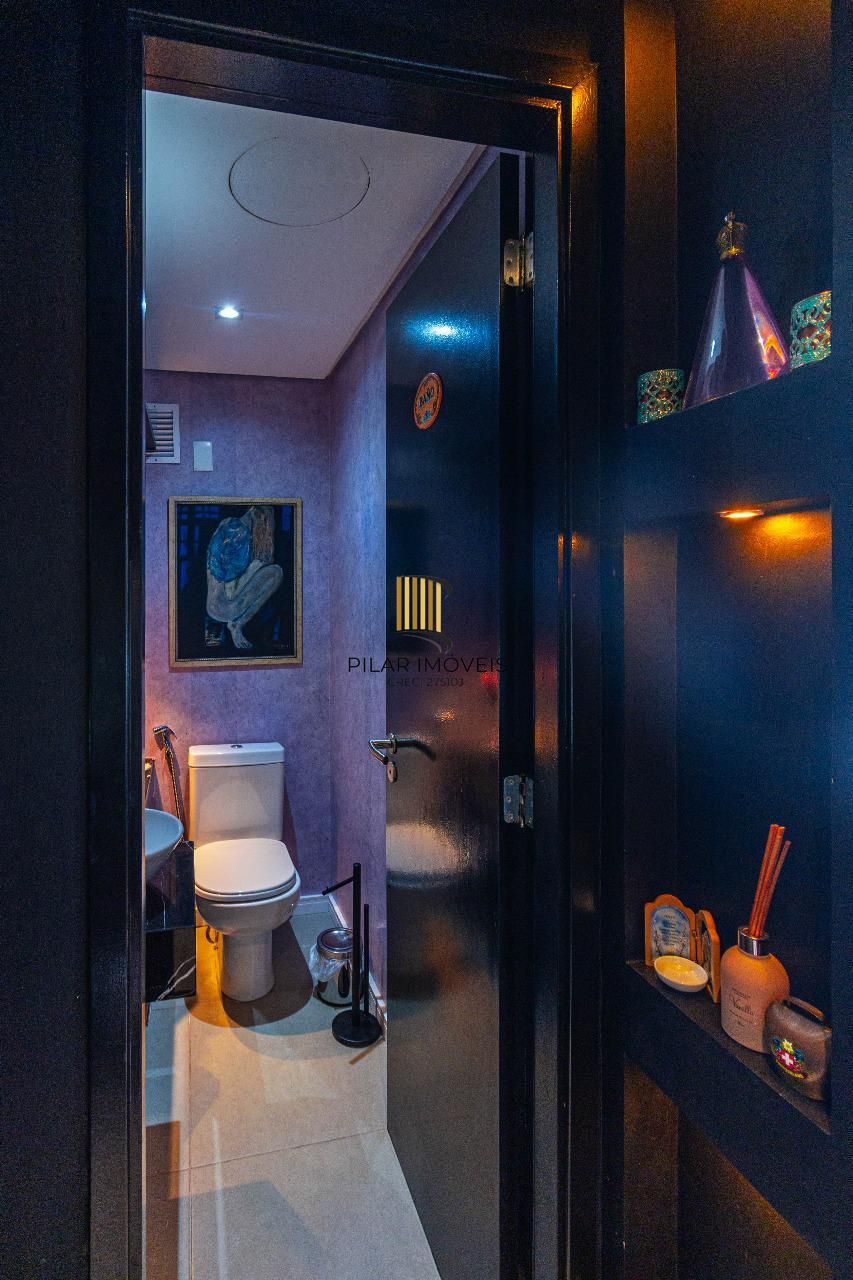 Apartamento de 1 dormitório mobiliado no pornto mais alto do Petrópolis,