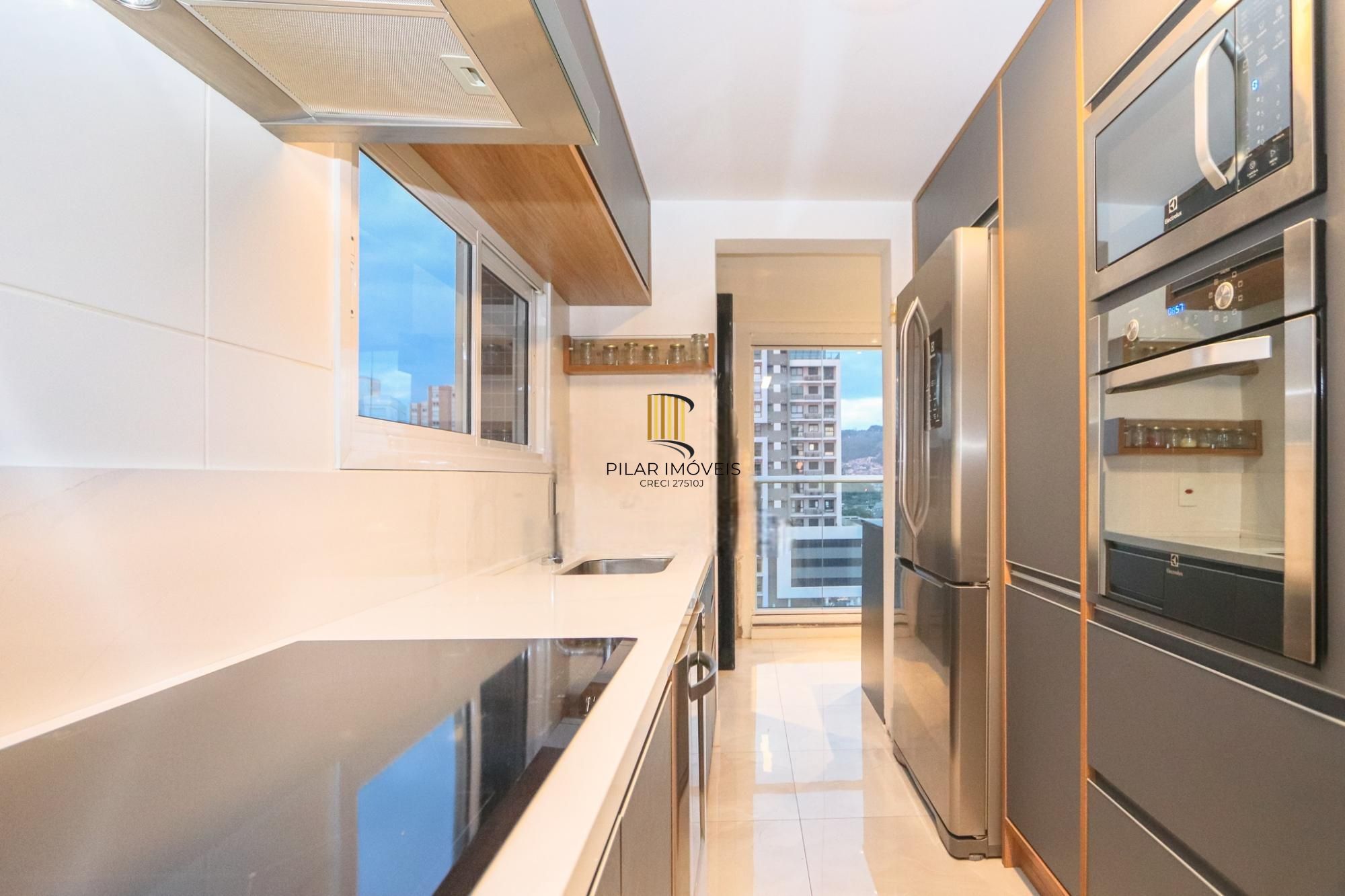 Apartamento semimobiliado e decorado no Central Parque | 127 m² | 3 suítes | 2 vagas