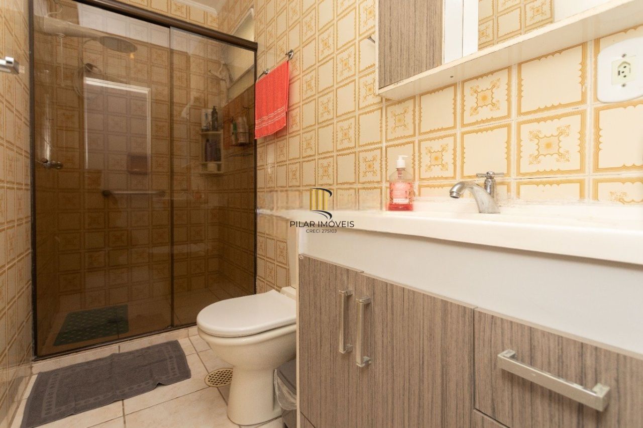 Amplo Apartamento de 3 Dormitórios com Churrasqueira no Bairro Floresta