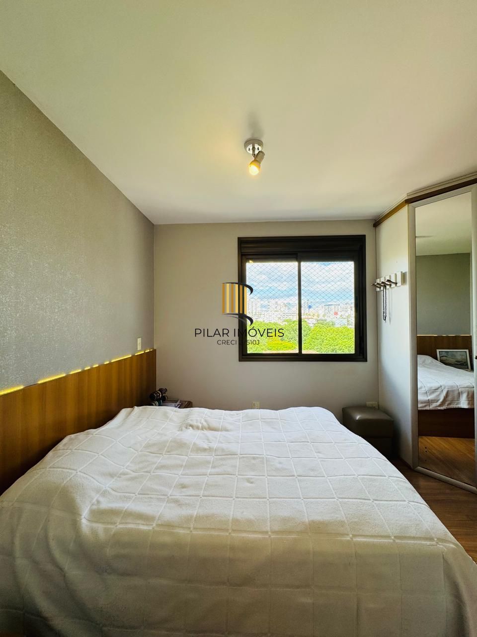 Apartamento 3 dormitórios, 3 banheiros e 2 vagas no Petrópolis