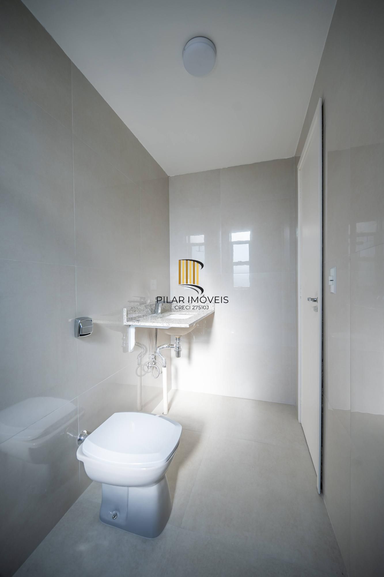 Apartamento com 3 suítes com vista e totalmente reforamdo no Moinhos de Vento