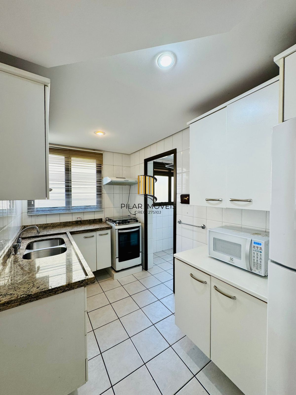 🏙️ Apartamento mobiliado à venda no coração do Petrópolis – Porto Alegre