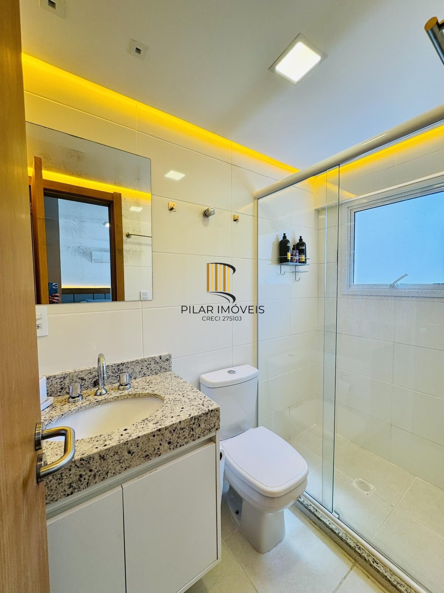 Pronto para Morar! 2 Dormitórios Mobiliado, 2 vagas de garagem