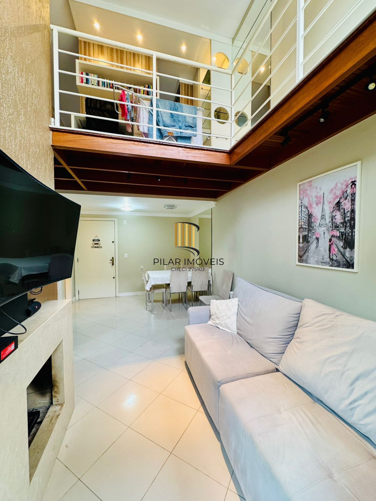 Duplex na Bela Vista, 2 dormitórios com espaço para home office, lareira e 2 vagas