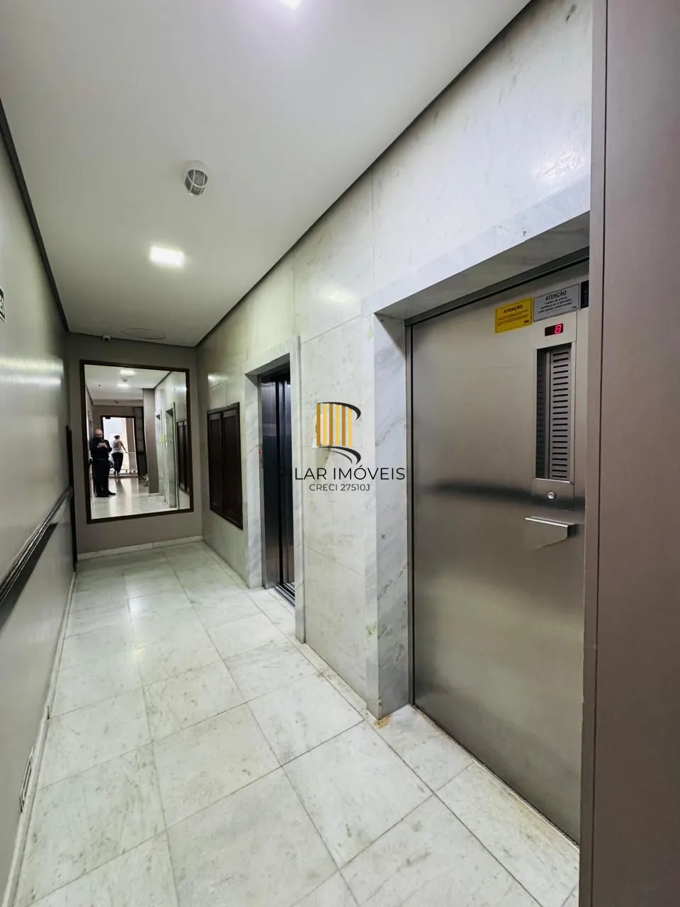 Apartamento  à venda com 2 quartos, 1 vaga coberta, 76m² - Petrópolis