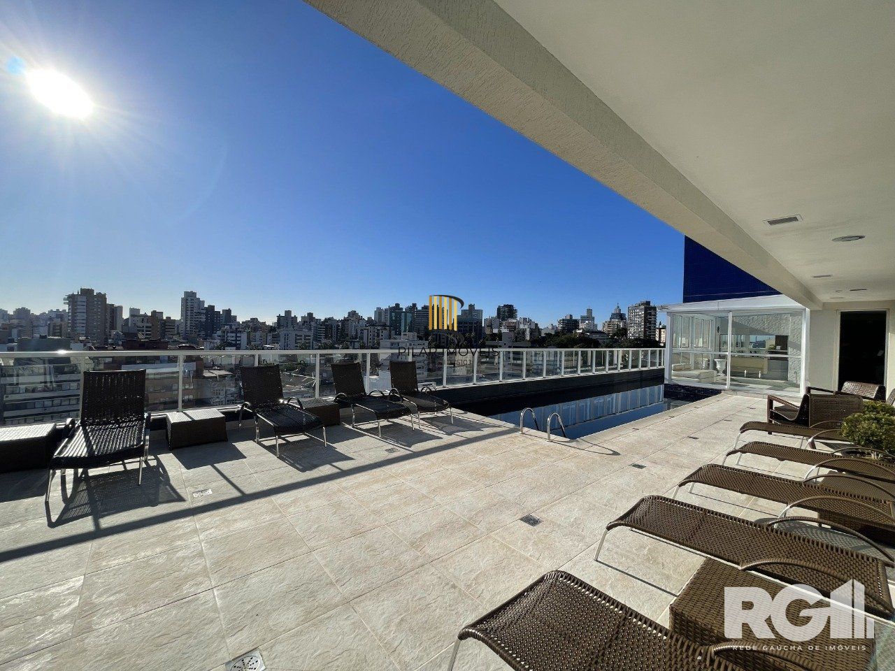 Apartamento com 90m², 2 dorm,  com vaga para 02  carros no Petrópolis.